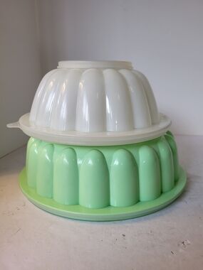 Vintage Tupperware Jel-N-Serve Mold Set #616 Tulip And #1202 Mint